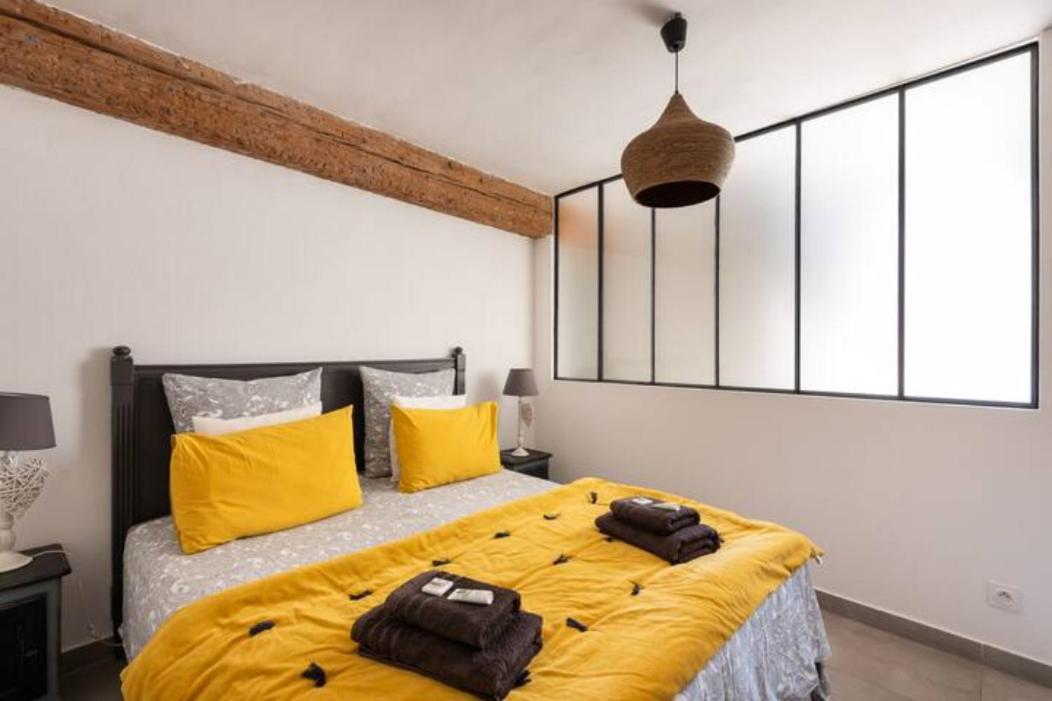 La Tour 1 Appartement au coeur du centre ville LʼIsle-sur-la-Sorgue Extérieur photo