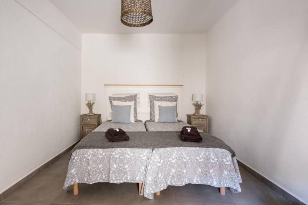 La Tour 1 Appartement au coeur du centre ville LʼIsle-sur-la-Sorgue Extérieur photo